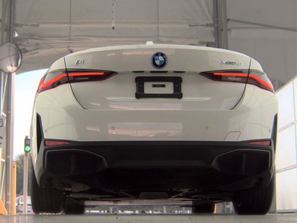 Used 2025 BMW i4 xDrive40i w/ Premium Package AWD/4WD image 10