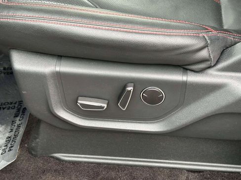 Used 2022 Ford Expedition Max Limited image 18