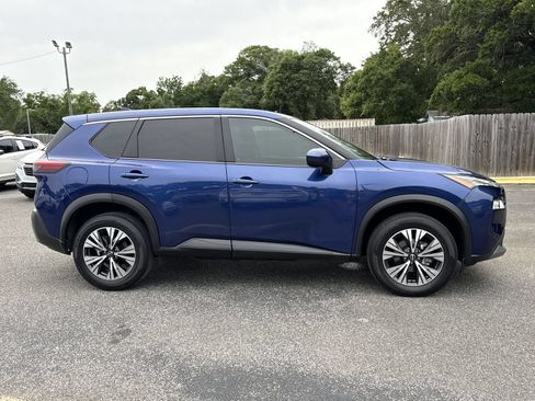 Used 2023 Nissan Rogue SV FWD image 6