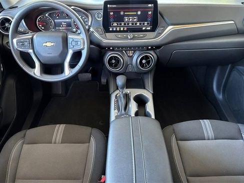 Used 2025 Chevrolet Blazer LT image 13