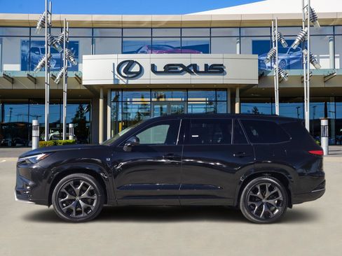 New 2026 Lexus TX 500h AWD image 3