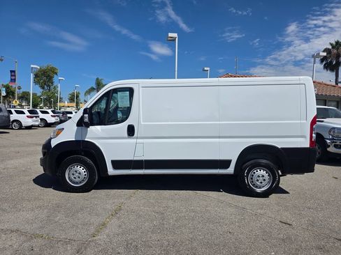 Used 2025 RAM ProMaster 2500 w/ Convenience Group FWD image 9