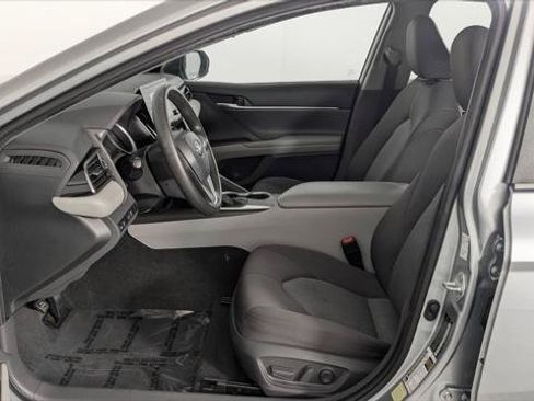 Used 2021 Toyota Camry LE FWD image 11