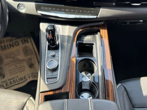 Used 2021 Cadillac Escalade ESV Premium Luxury w/ LPO, Radiant Package image 29