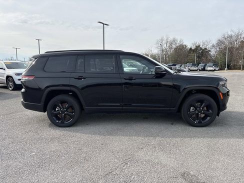 New 2025 Jeep Grand Cherokee L Altitude AWD/4WD image 8