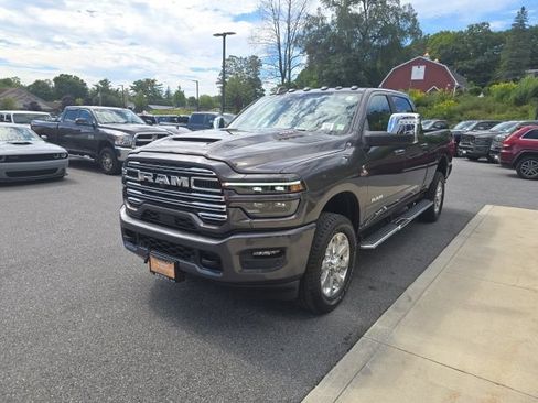 Used 2025 RAM 2500 Laramie w/ Sport Appearance Package AWD/4WD image 3