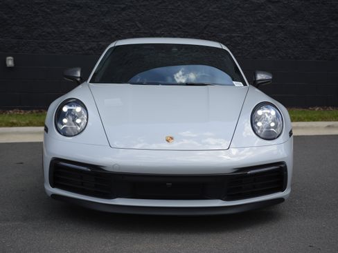 Certified 2024 Porsche 911 Carrera T RWD image 10