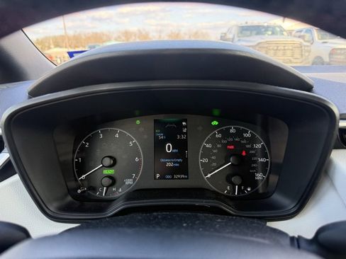 Used 2024 Toyota Corolla SE image 11