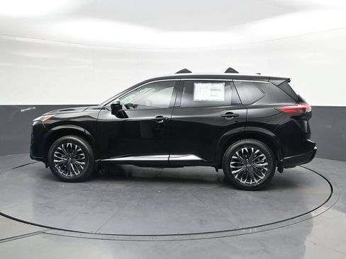 Certified 2026 Nissan Rogue SV FWD image 8