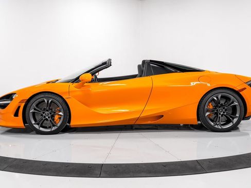 Used 2023 McLaren 720S Spider image 6