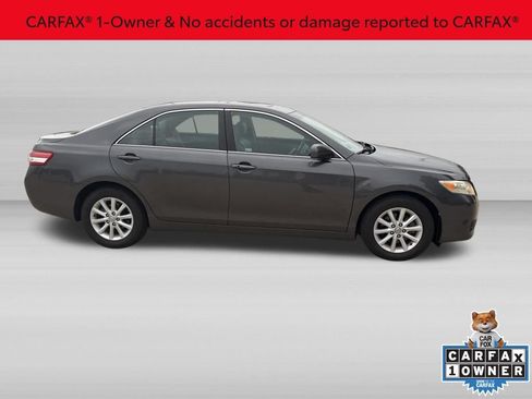 Used 2010 Toyota Camry XLE FWD image 3