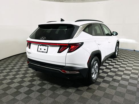 Used 2023 Hyundai Tucson SEL FWD image 3
