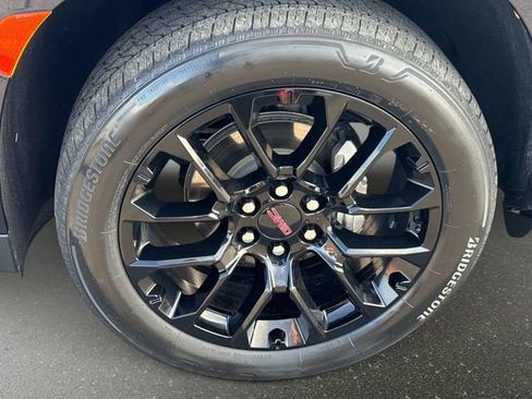 Used 2023 GMC Yukon Denali AWD/4WD image 10
