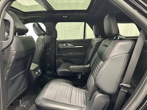 Used 2025 Ford Explorer ST-Line image 45