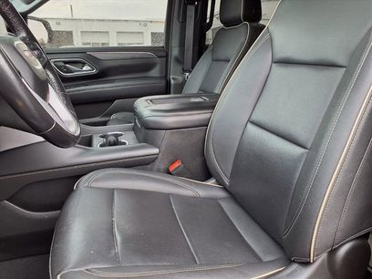 Used 2022 GMC Yukon SLT w/ SLT Premium Package