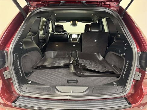 Used 2018 Jeep Grand Cherokee Altitude image 14