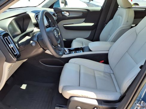 Certified 2023 Volvo XC40 B5 Ultimate w/ Protection Package Premier AWD/4WD image 21
