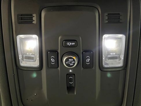 Used 2025 GMC Yukon XL Elevation AWD/4WD image 40