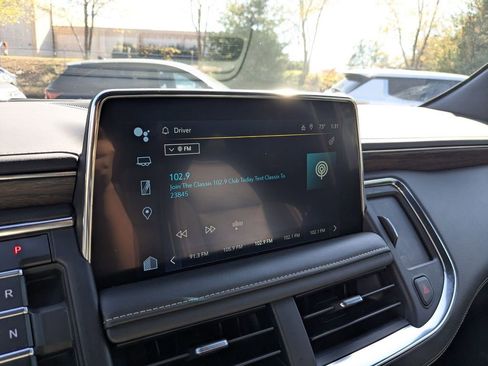 Used 2023 Chevrolet Suburban Premier image 20