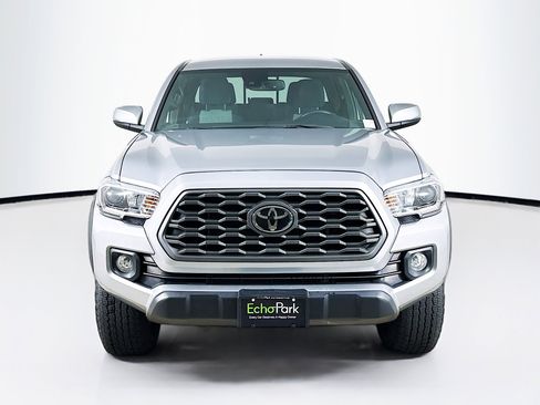 Used 2023 Toyota Tacoma TRD Off-Road image 2