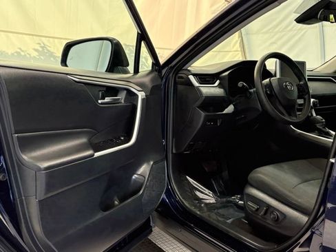 Used 2024 Toyota RAV4 XLE FWD image 30