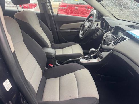 Used 2014 Chevrolet Cruze LS image 18