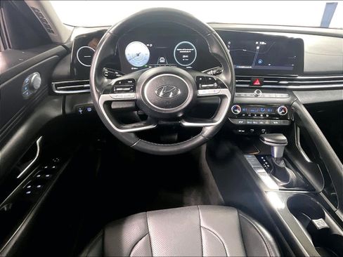 Used 2022 Hyundai Elantra Limited image 17