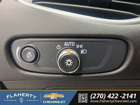 Used 2024 Chevrolet Malibu LT image 22