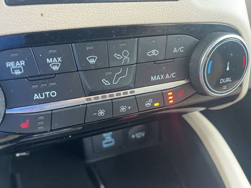 Used 2022 Ford Escape SEL w/ Technology Package image 20