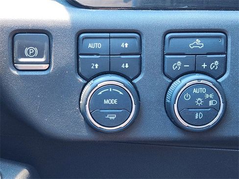 Used 2022 Chevrolet Silverado 1500 LT Trail Boss image 22