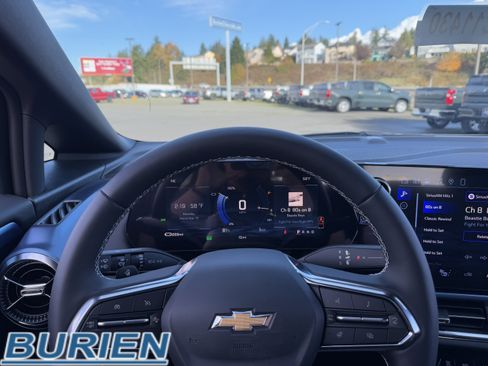 New 2026 Chevrolet Equinox EV LT image 14