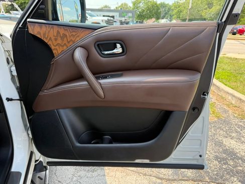 Used 2015 INFINITI QX80 4WD w/ Limited Package image 28