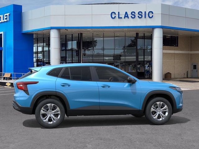 New 2026 Chevrolet Trax LS w/ Driver Confidence Package FWD image 5