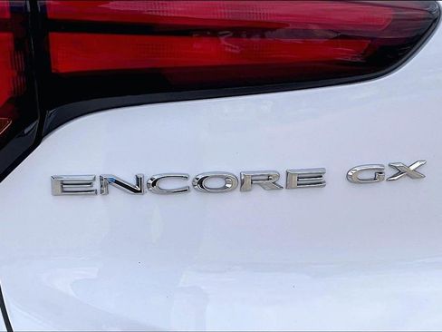 Used 2020 Buick Encore GX Preferred w/ Cold Weather Comfort Package FWD image 8