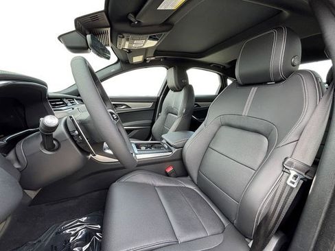 New 2024 Jaguar XF R-Dynamic SE AWD/4WD image 11