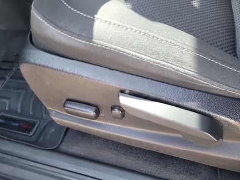 Used 2020 Chevrolet Colorado LT w/ LT Convenience Package image 21