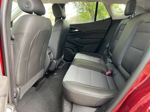 Used 2025 Chevrolet Trax LT image 23