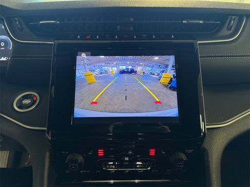 New 2025 Jeep Grand Cherokee L Laredo w/ Luxury Tech Group I image 18