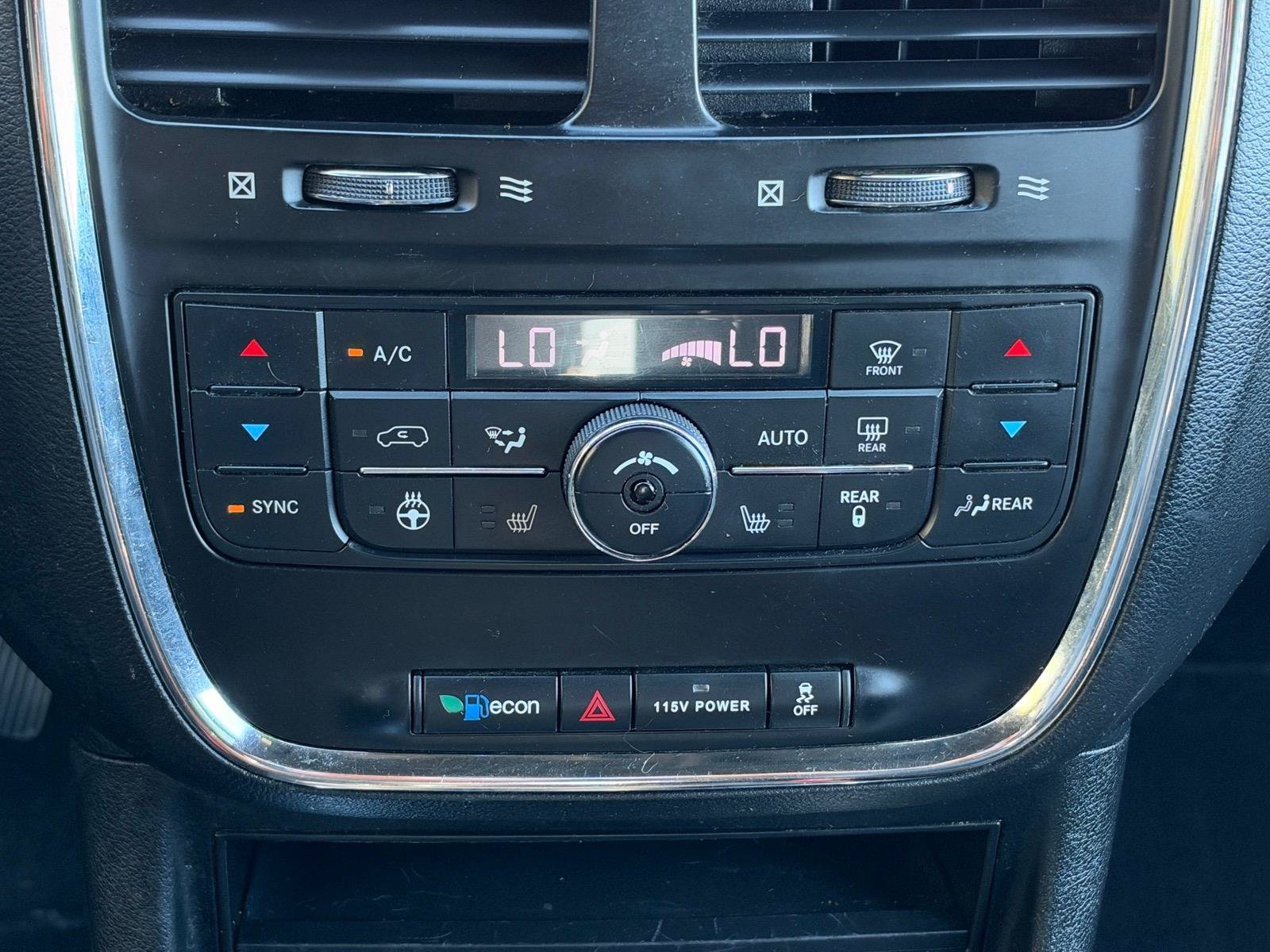 Used 2017 Dodge Grand Caravan SXT w/ Driver Convenience Group FWD image 14