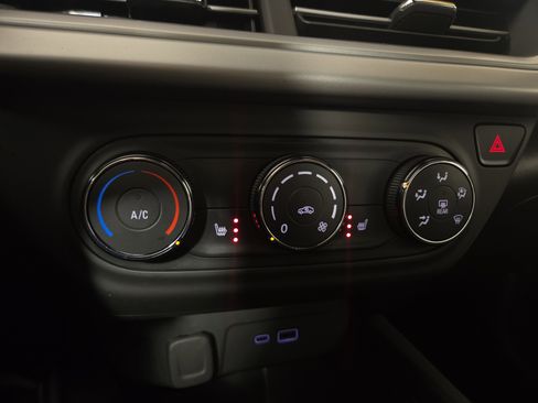 Certified 2024 Chevrolet Trax RS image 26