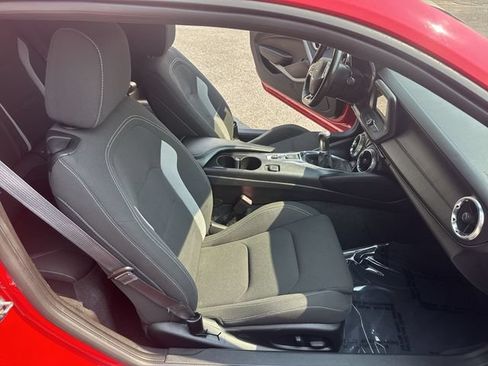 Used 2016 Chevrolet Camaro LT RWD image 10