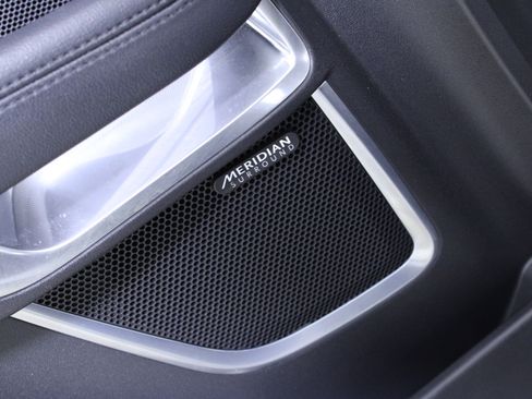 Used 2022 Jaguar E-PACE SE image 21