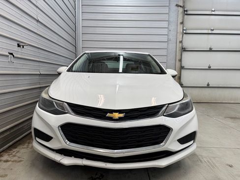 Used 2018 Chevrolet Cruze LT w/ LT Fleet Convenience Package FWD image 2