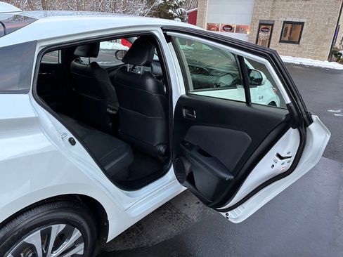 Used 2022 Toyota Prius Prime Limited image 14