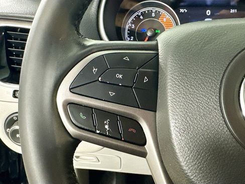 Used 2020 Jeep Cherokee Limited AWD/4WD image 13