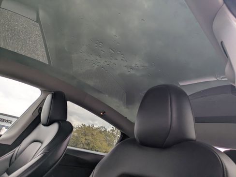 Used 2024 Tesla Model Y Performance image 23