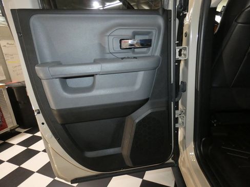 Used 2019 RAM 1500 Classic Warlock w/ Electronics Group image 26