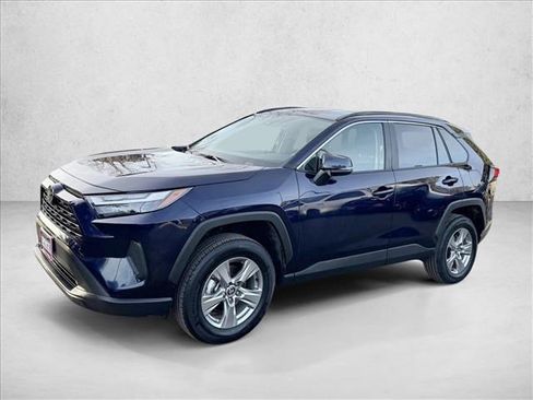 Used 2025 Toyota RAV4 XLE image 1