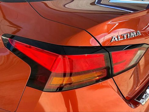 Used 2021 Nissan Altima 2.5 SR w/ SR Premium Package image 29