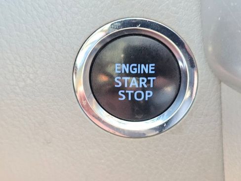 Used 2015 Toyota Highlander Limited AWD/4WD image 38